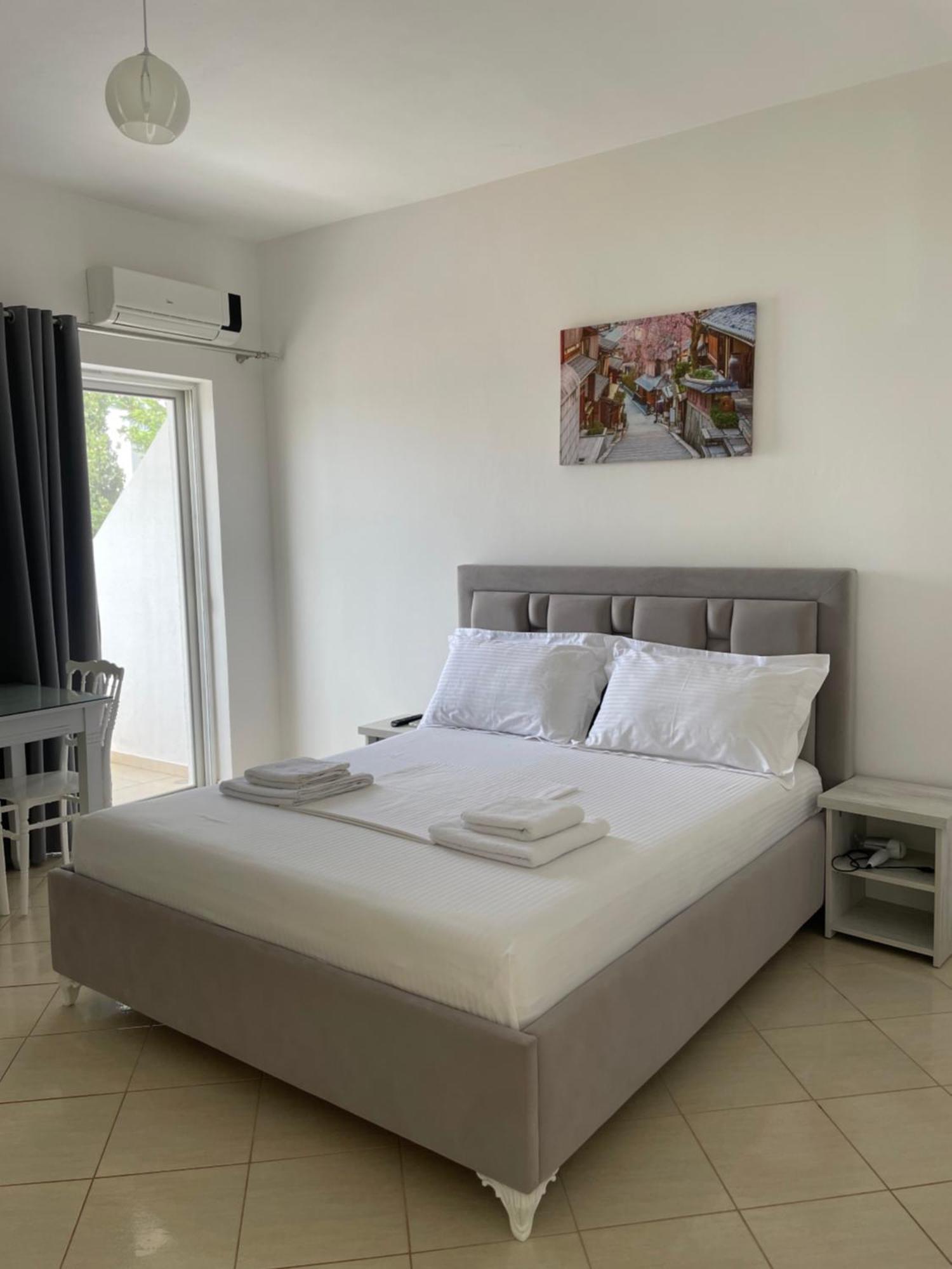 Joni Apartments Ксамил Экстерьер фото